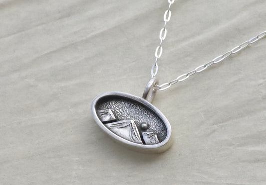 Long Oval Mountain Memento