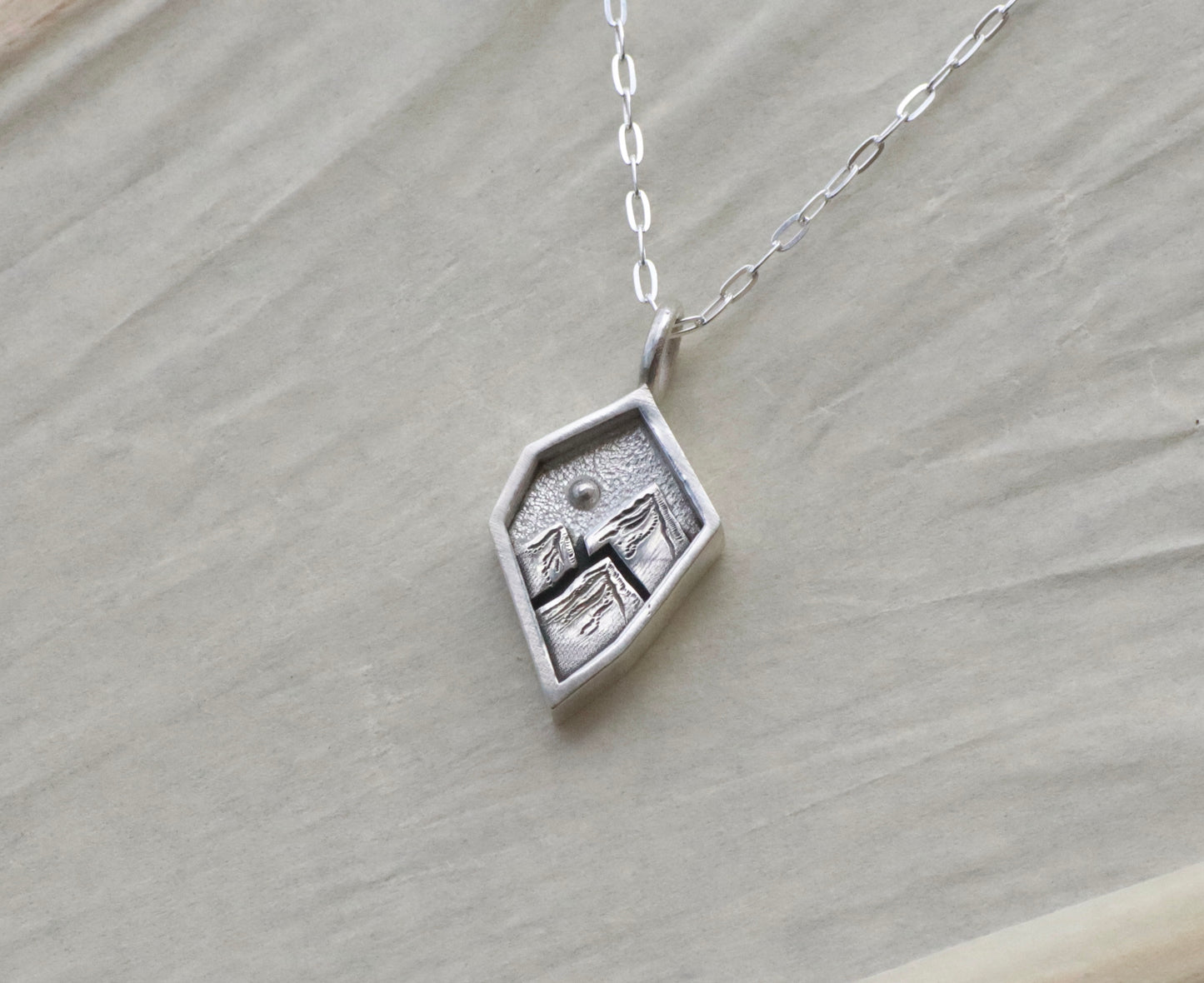 Faceted Mountain Momento
