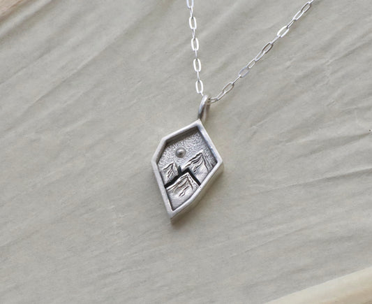 Faceted Mountain Momento